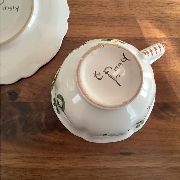 Vintage Cantagalli Italy Hand painted pottery cups and saucers - Picture 6 of 7